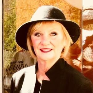 Meet your Posher, Leslie